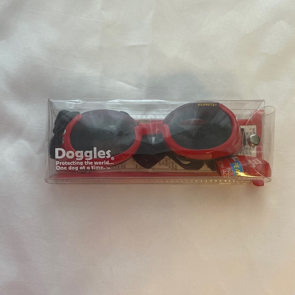 Red Dog Goggles - Picture 9 of 11